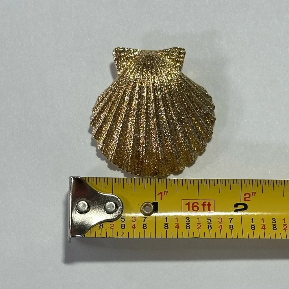 925 Gold Plate Scallop Shell Pendant Nautical Old Money East Coast Cap Cod 90s